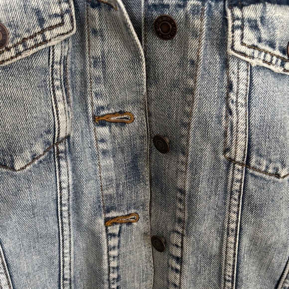 GAP Light Blue Denim Jacket - Picture 5 of 10